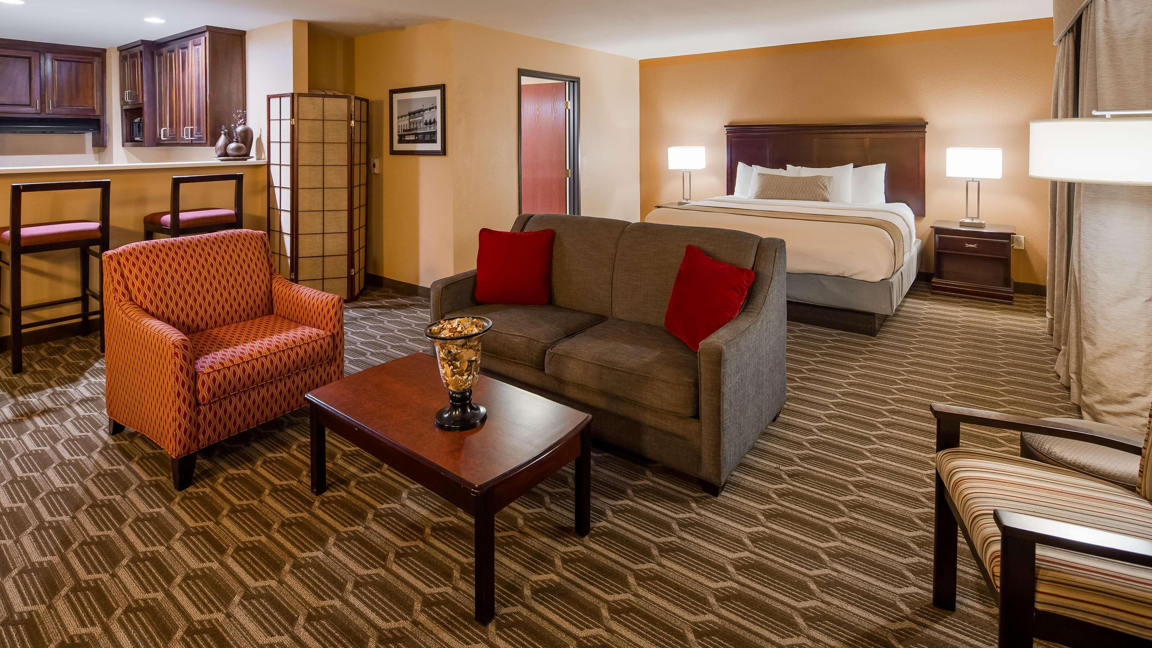 Best Western Granbury Inn And Suites Exterior photo