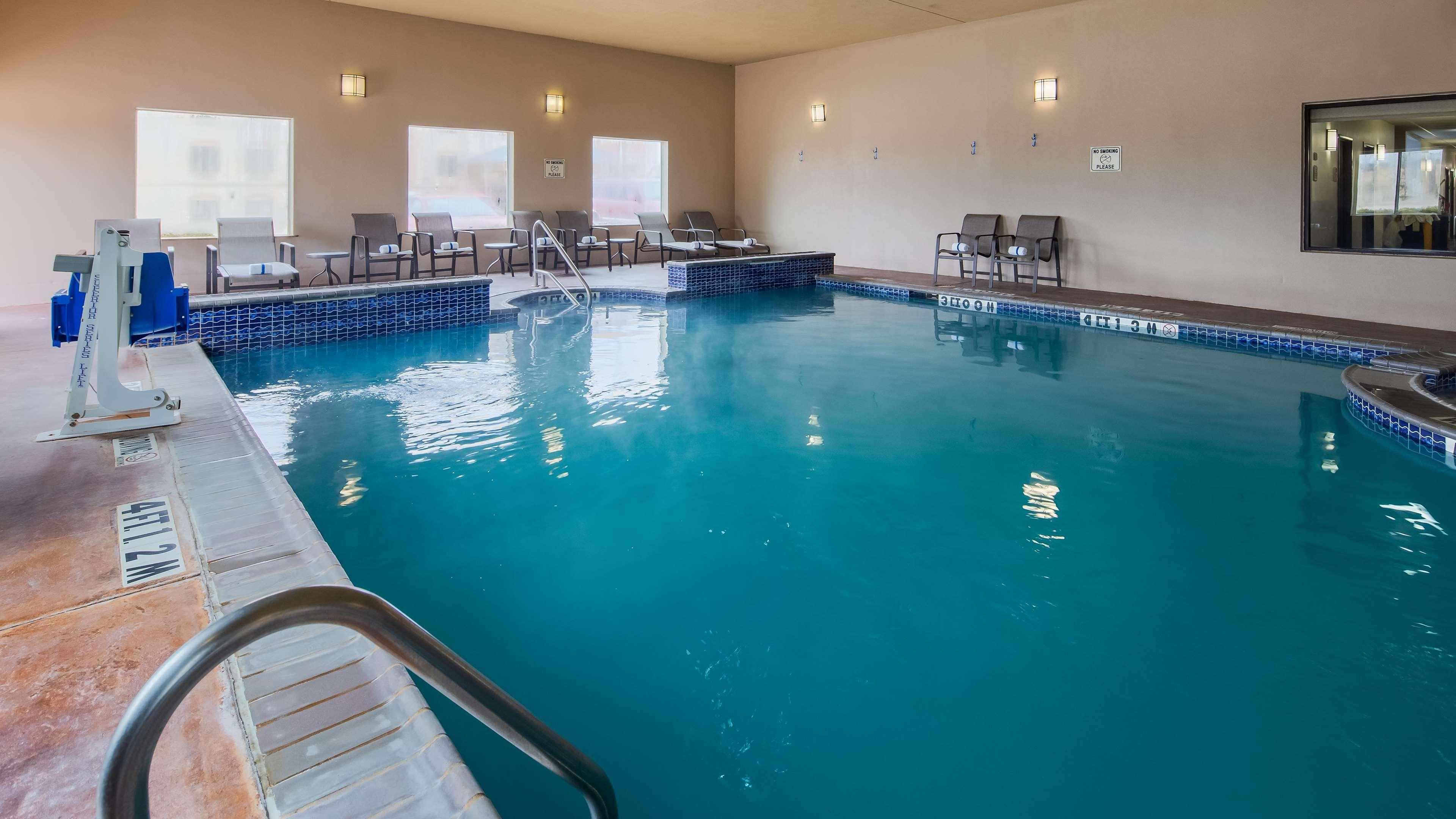 Best Western Granbury Inn And Suites Exterior photo
