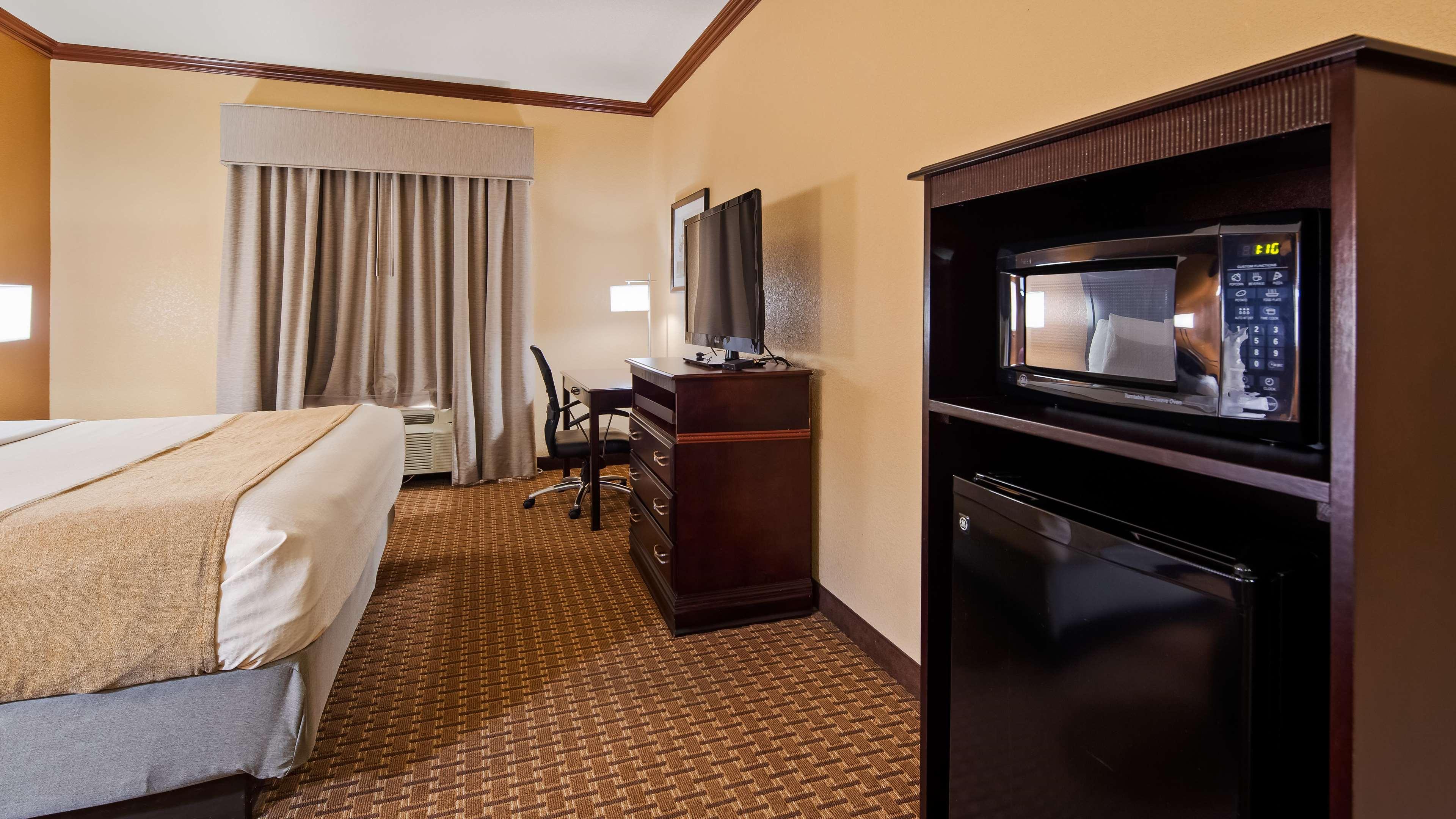 Best Western Granbury Inn And Suites Exterior photo