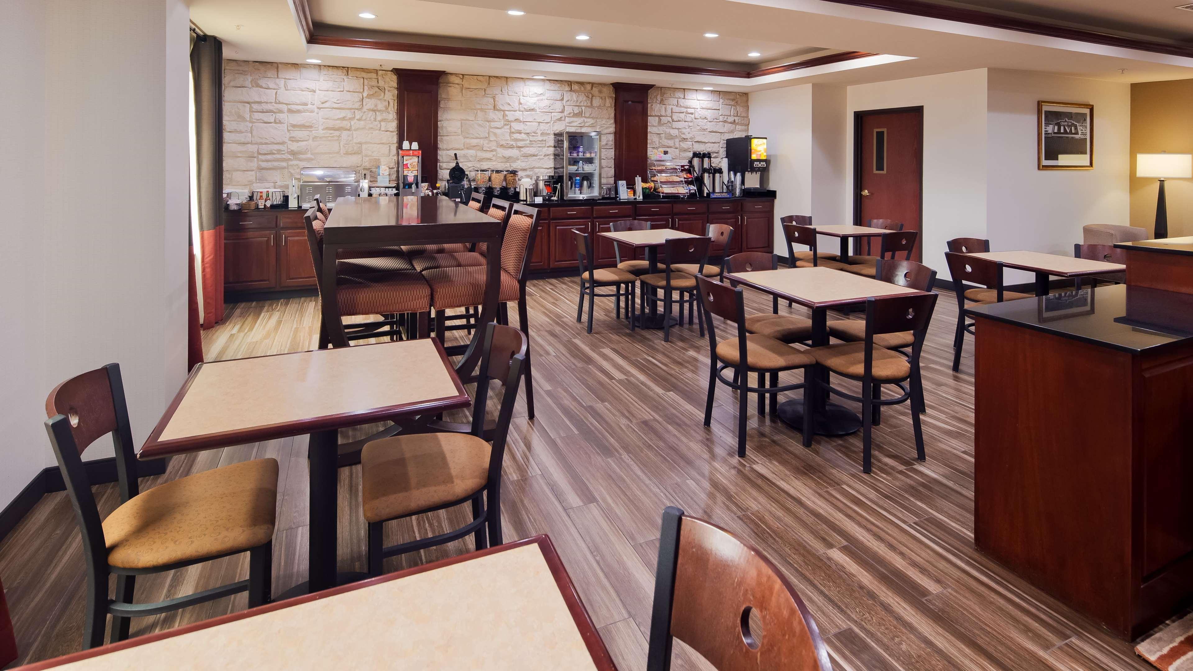 Best Western Granbury Inn And Suites Exterior photo